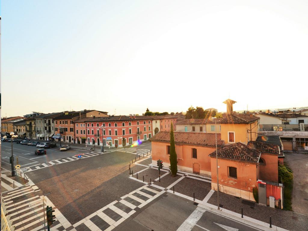 Residenza Emma Apartment Villafranca di Verona Bagian luar foto